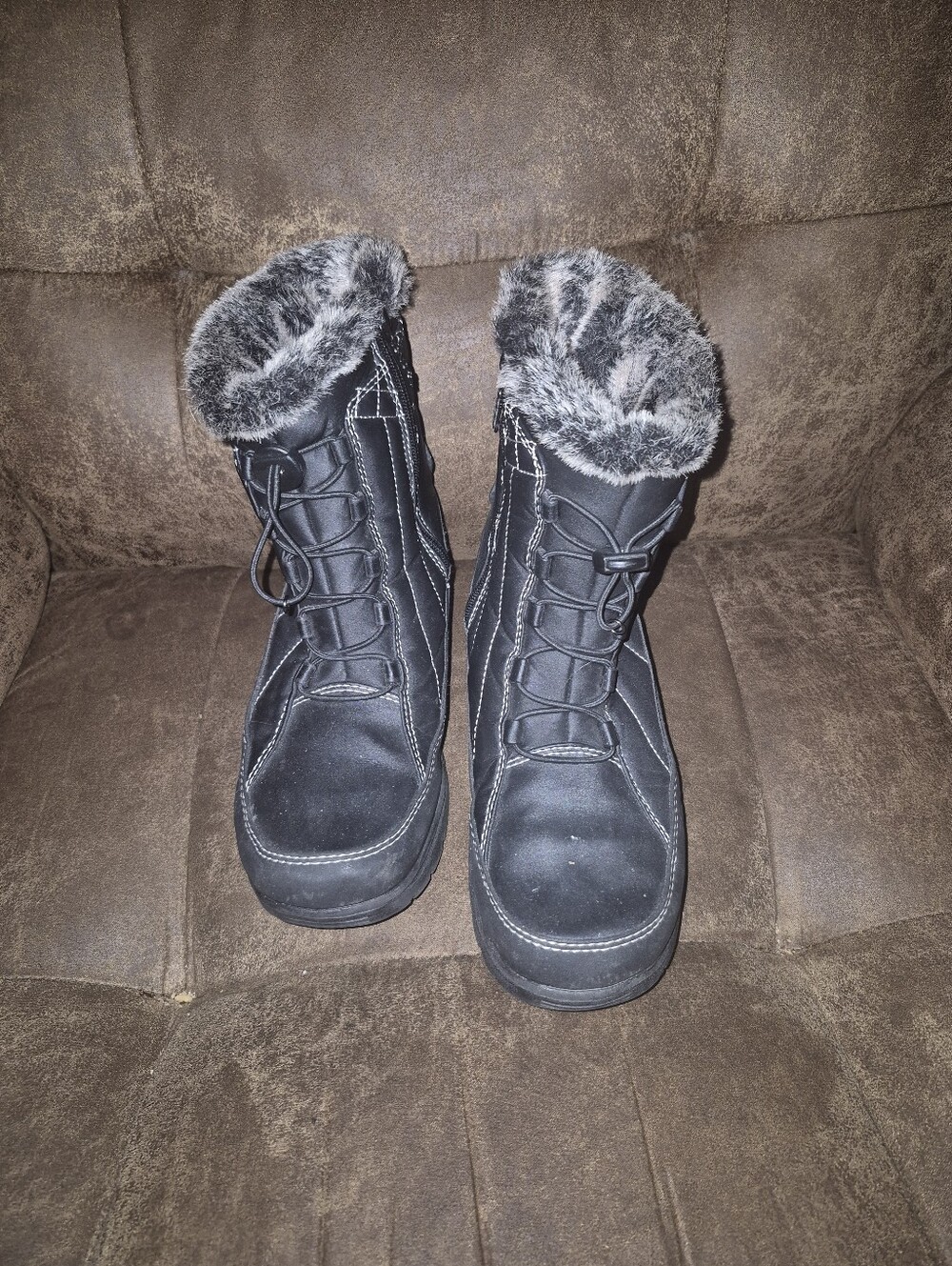 Totes Eve Women’s Black Faux Fur Lined Snow Boots Size 7